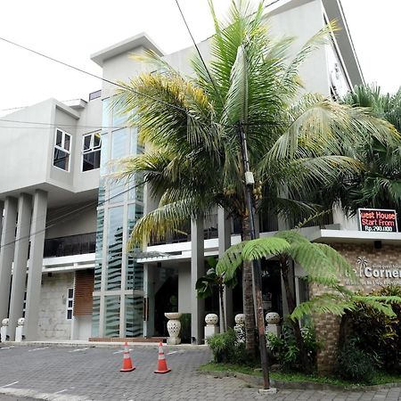 De'Corner Guest House Malang Kültér fotó