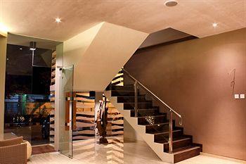 De'Corner Guest House Malang Kültér fotó